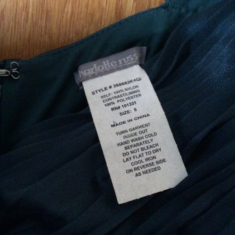Green BodyCon Ruche Formal Dress - Picture 3 of 6